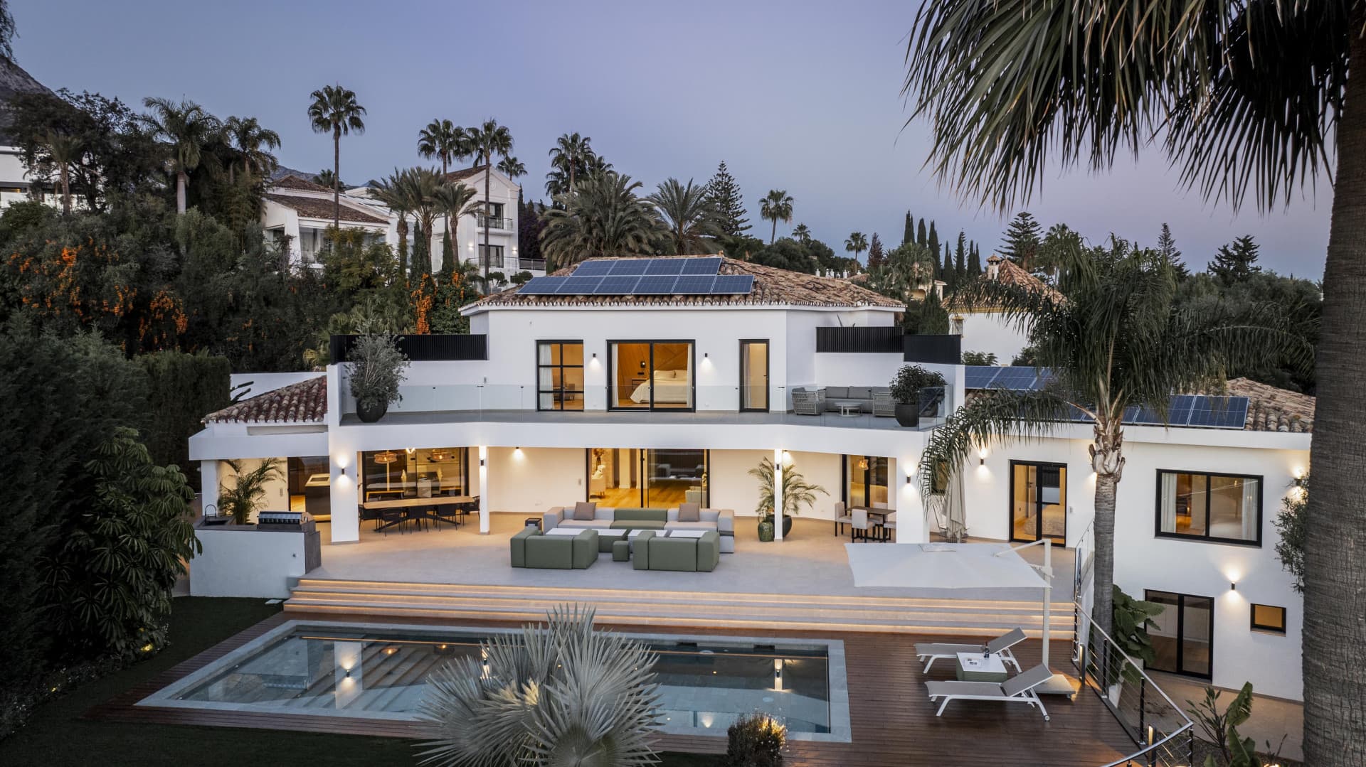 Lujosa Villa Sur-Facing con Vistas panorámicas en Nagüeles, Marbella Milla de Oro — photo 1