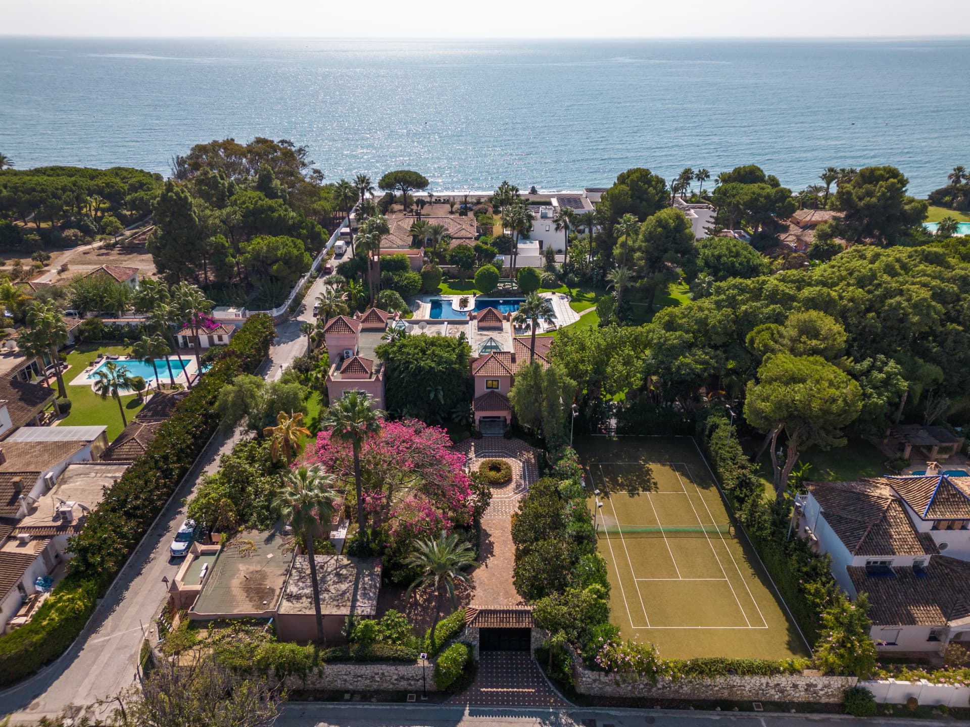 Prachtige villa met 8 slaapkamers met privé tennisbaan in Paraiso Barronal, Estepona — photo 1