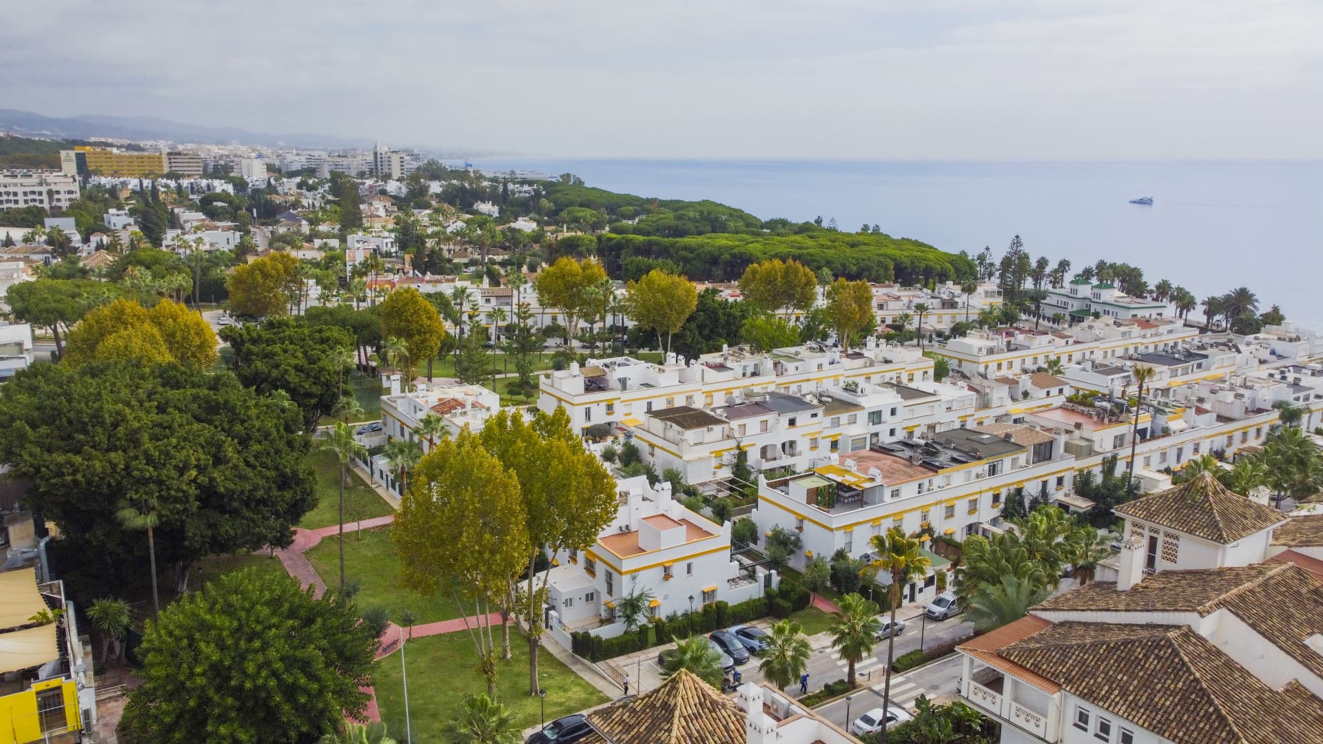Schönes Reihenhaus in der Nähe des Strandes in Marbella Goldene Meile — photo 1
