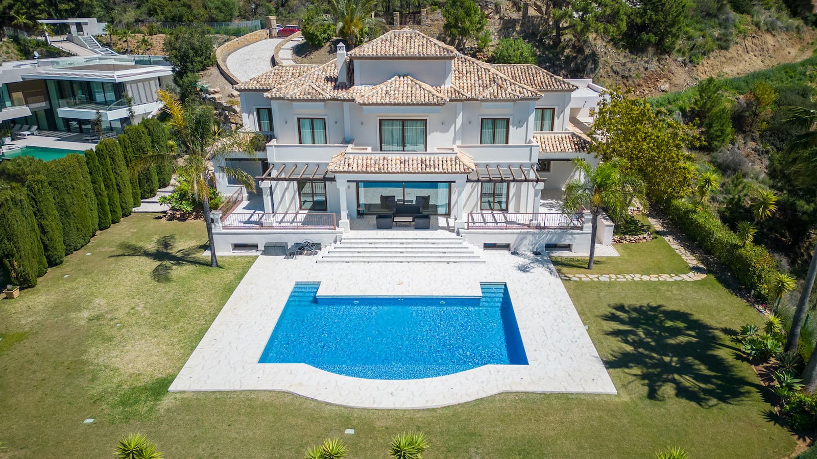 Luxe villa in Monte Mayor, Benahavis met panoramisch uitzicht — photo 1