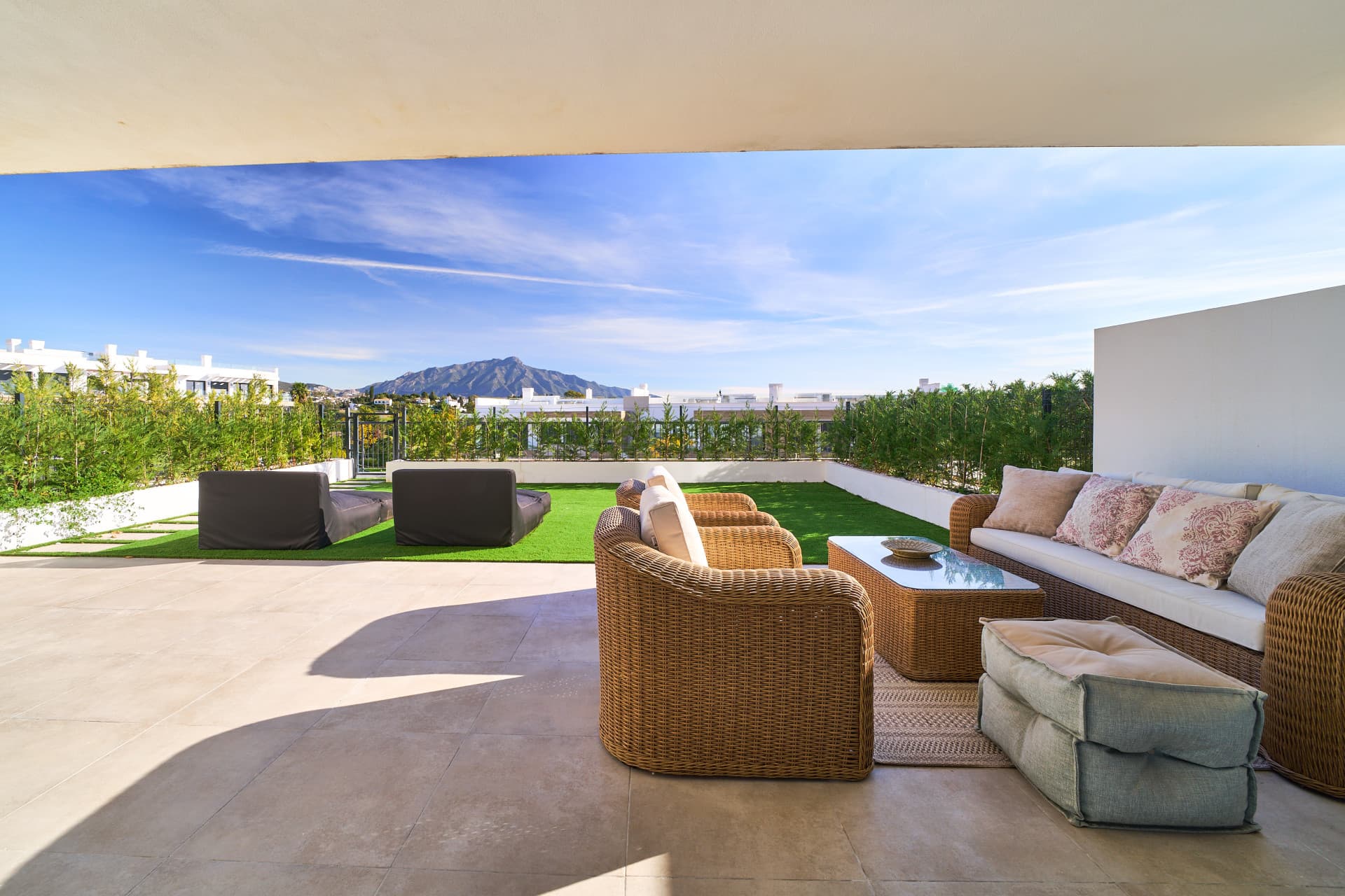 Exquise Klaar om te bewegen In Begane grond Appartement in Atalaya, Estepona Oost — photo 1