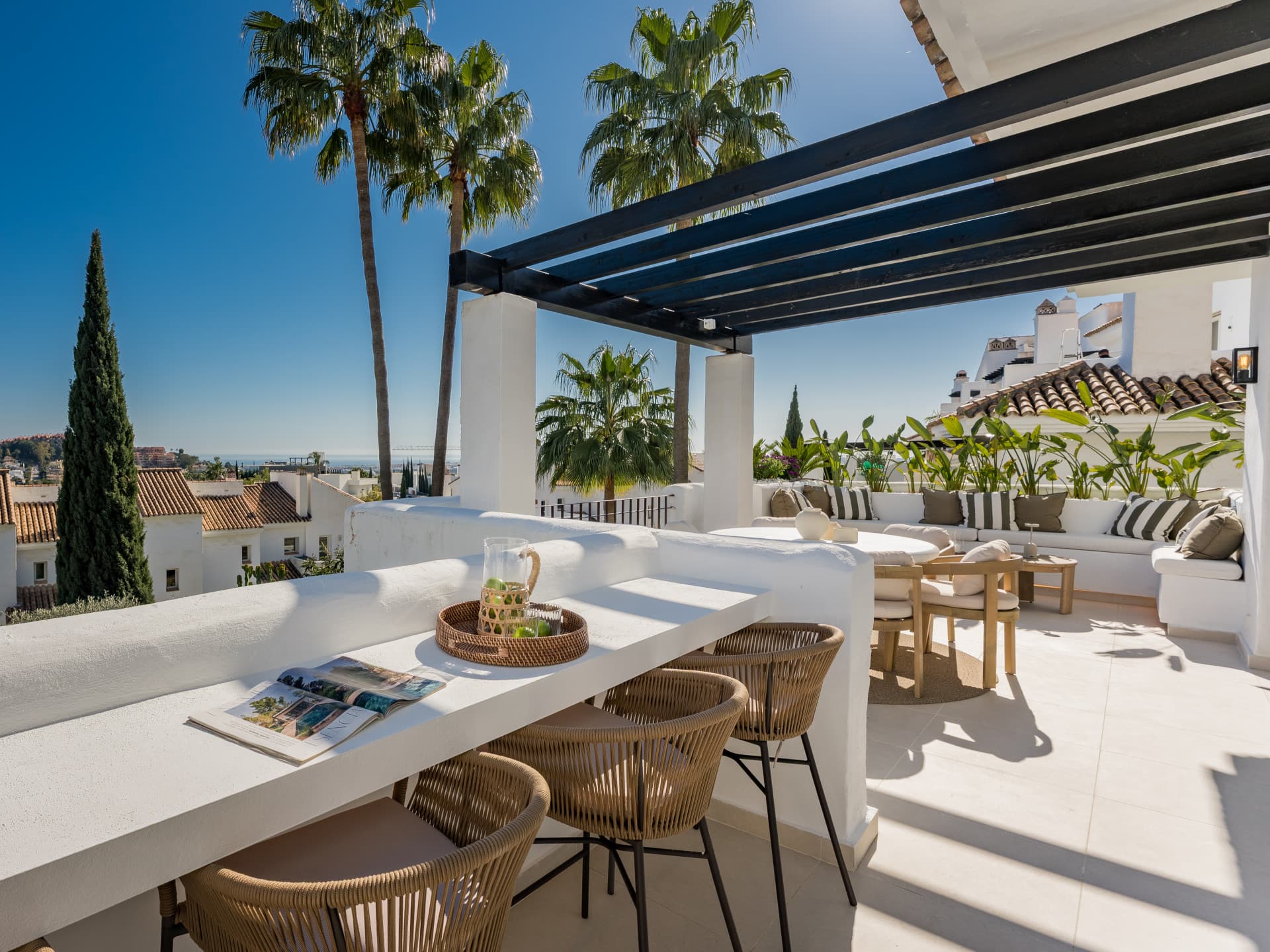 Luxus Corner Duplex Penthouse mit Panoramablick in Nueva Andalucia, Marbella — photo 1