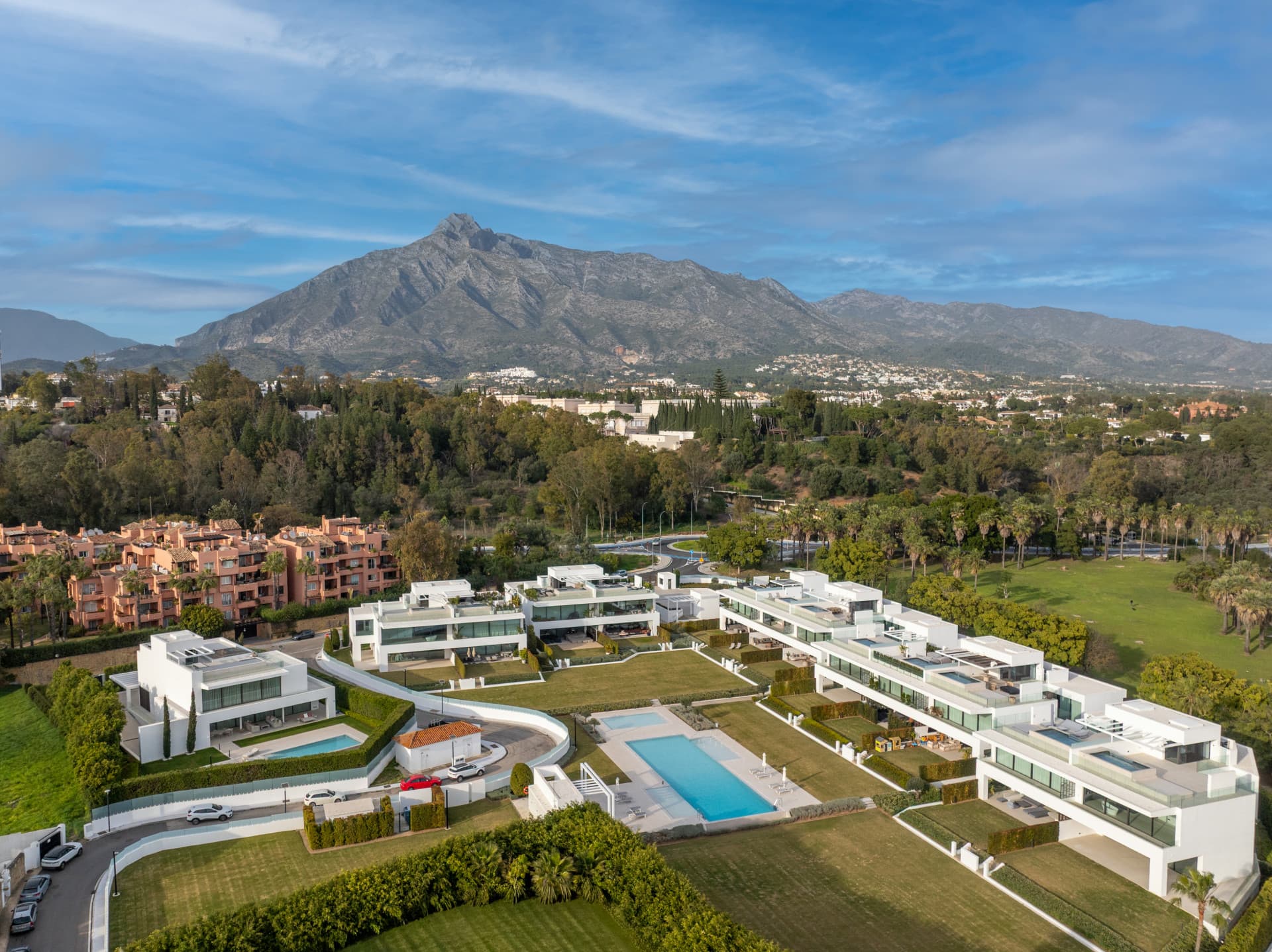 Exquisita Villa de lujo de tres dormitorios en la Milla de Oro de Marbella — photo 1