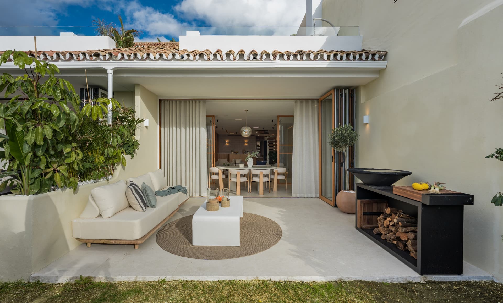 Luxe gerenoveerd herenhuis in Altos de Aloha, Nueva Andalucia — photo 1