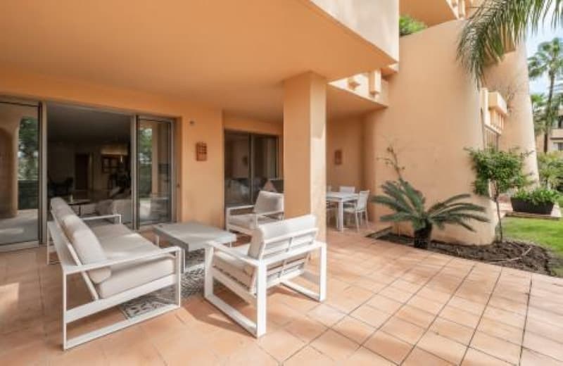Elegante Erdgeschosswohnung in Mansion Club, Marbella Goldene Meile — photo 1