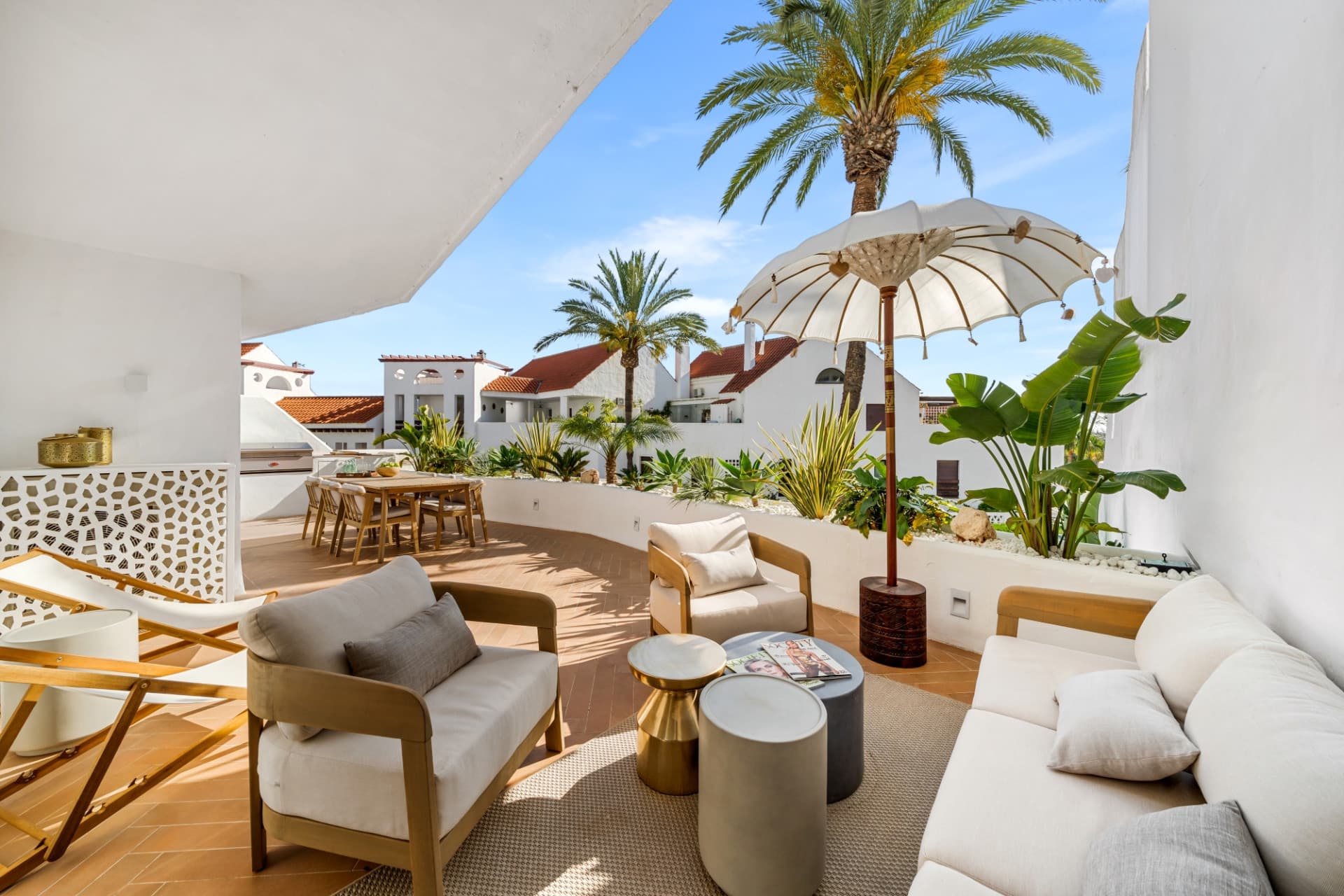 Apartamento contemporáneo en Nueva Andalucia Cerca de las Amenidades — photo 1