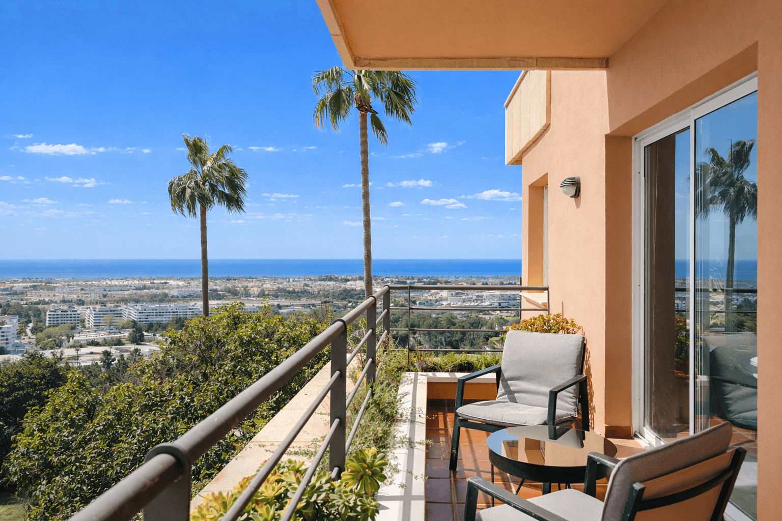 Modern appartement met panoramisch uitzicht op zee in Magna Marbella — photo 1