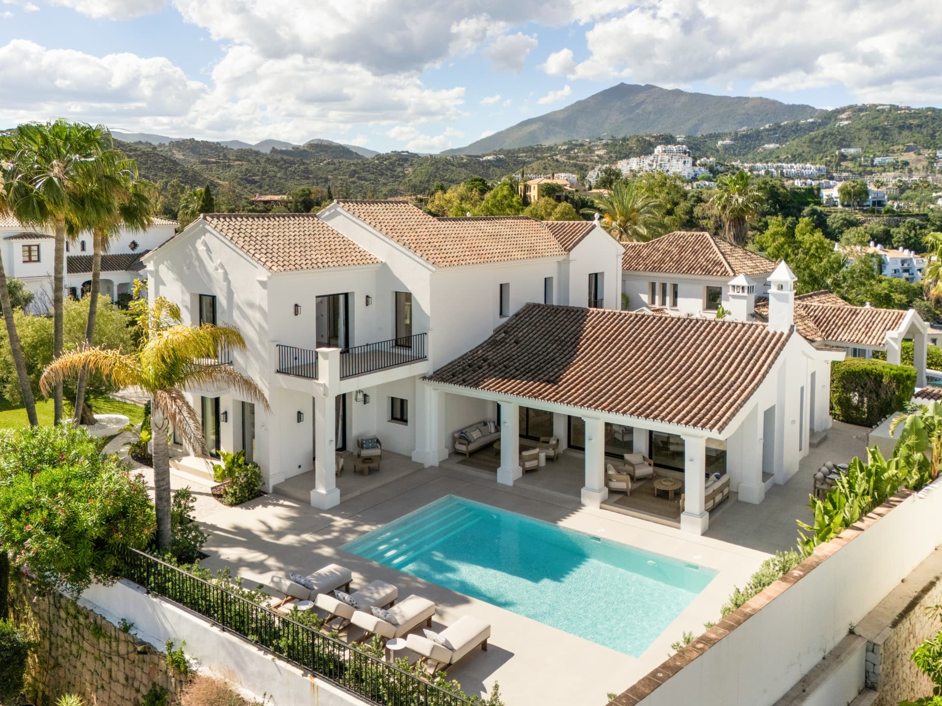 Lujo contemporáneo Villa Situado en una comunidad Gated exclusiva en Benahavis — photo 1