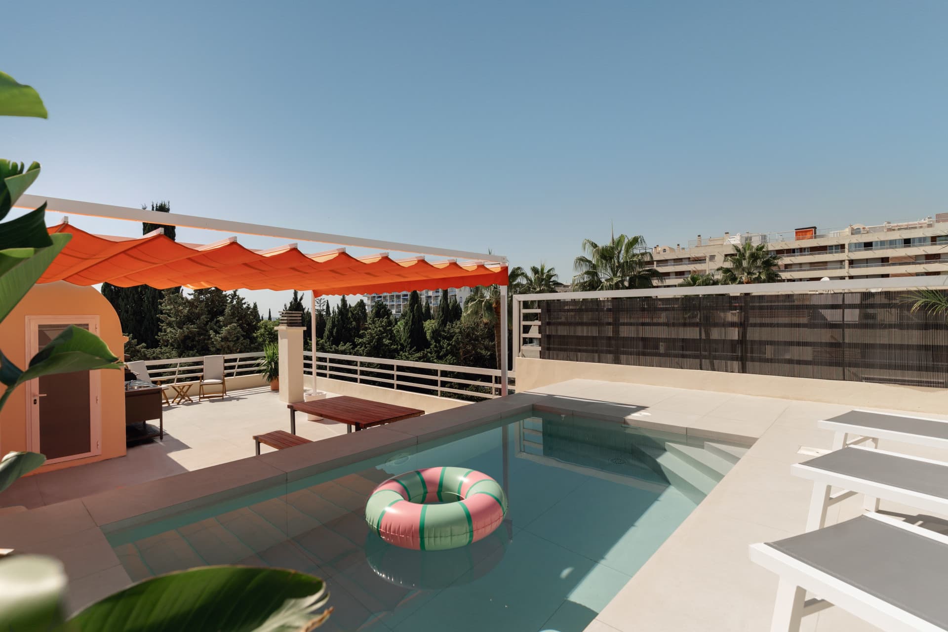 Kürzlich renoviertes Duplex Penthouse im Herzen von Marbella in der Nähe des Strandes — photo 1