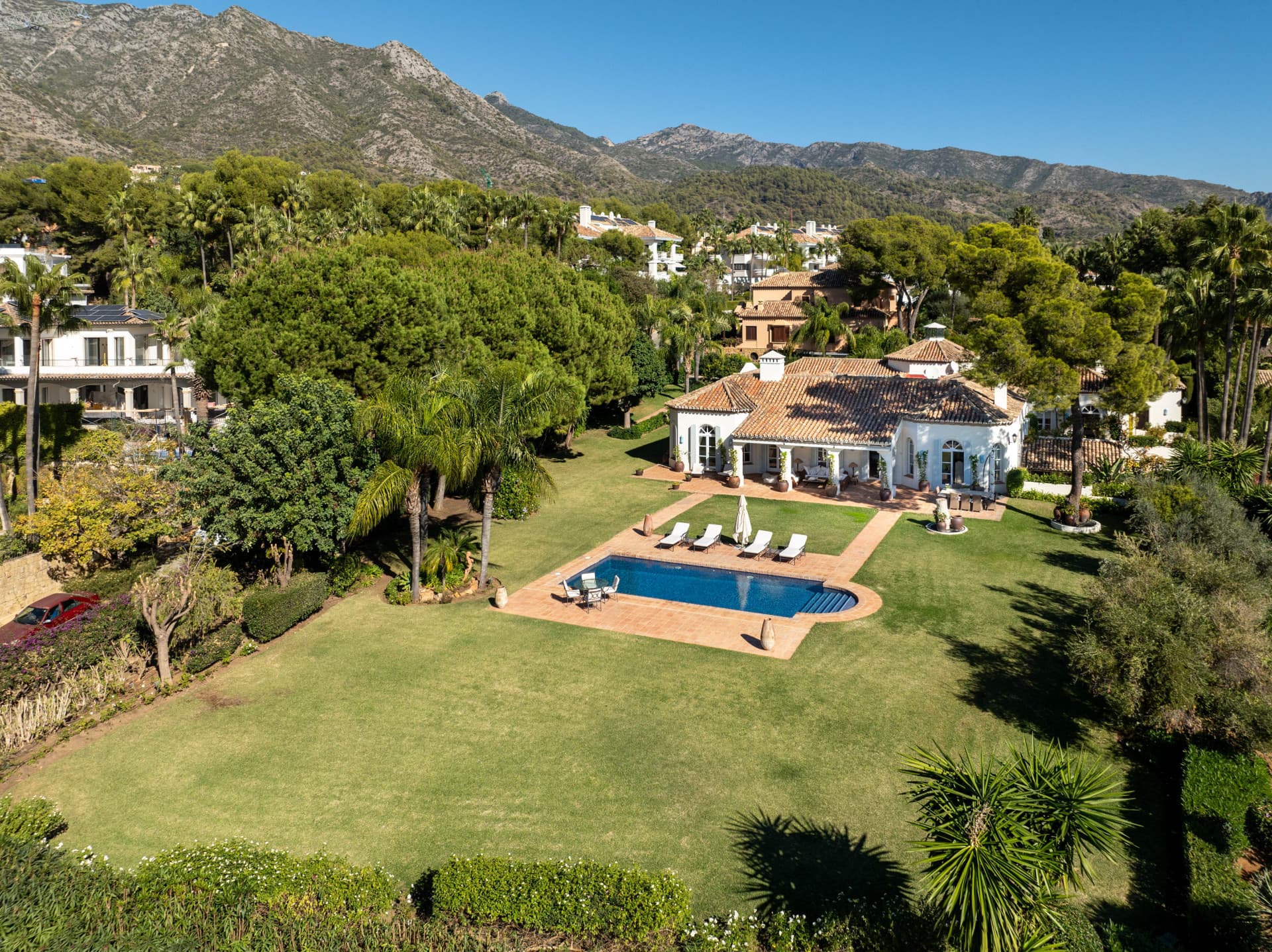 Villa mediterránea exquisita en Altos Reales, Marbella Milla de Oro — photo 1