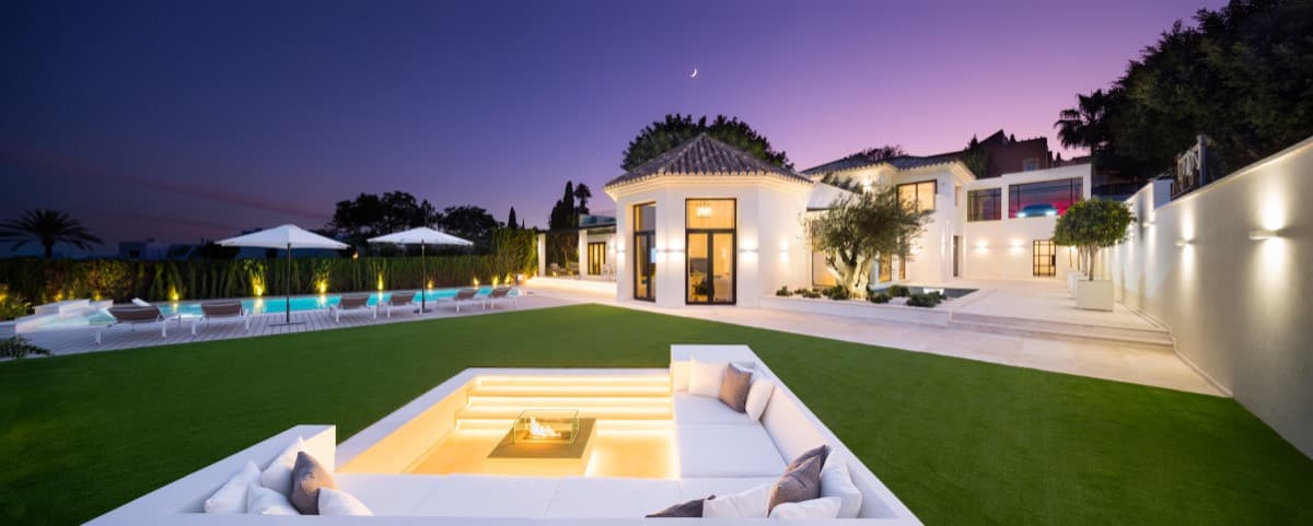 Luxuriöse Villa mit Panoramablick auf den Golf und die Berge in Nueva Andalucia — photo 1