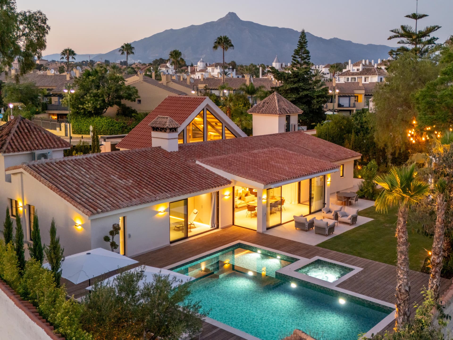 Außergewöhnliche Villa am Strand in Ventura del Mar, Marbella — photo 1