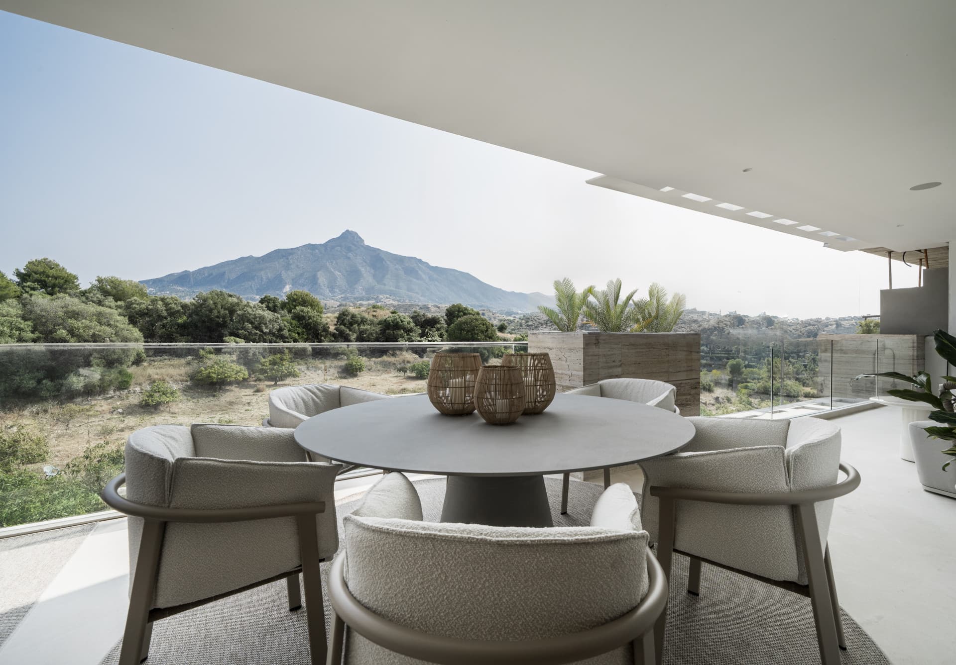 Luxe Begane grond Appartement met eigen tuin en panoramisch uitzicht op de bergen in Aloha, Marbella — photo 1