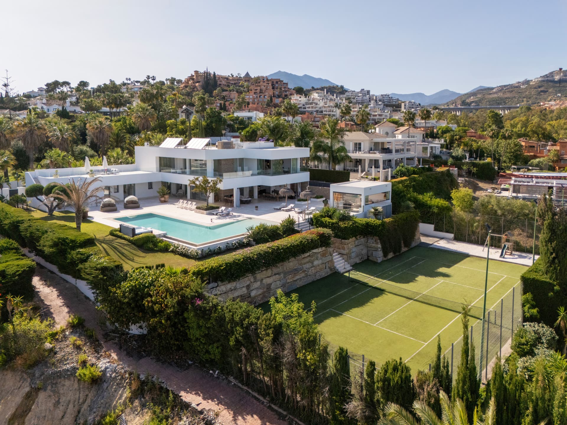 Lujosa Villa contemporánea de 7 dormitorios en La Cerquilla, Nueva Andalucia — photo 1