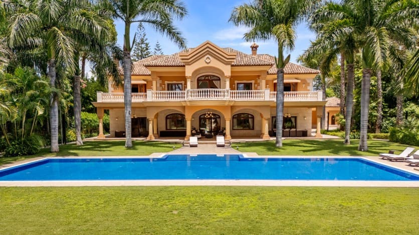 Wunderschöne Luxusvilla Schritte vom Strand in Guadalmina Baja — photo 1