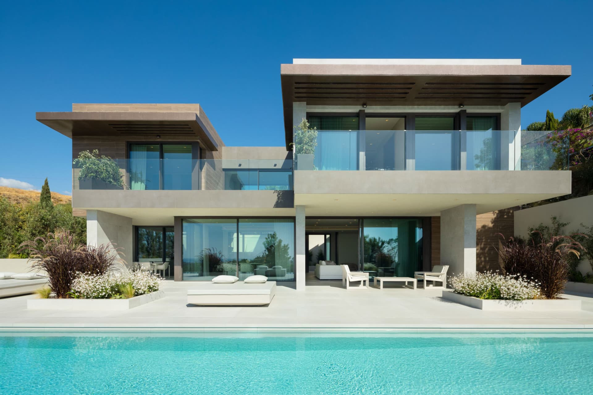 Prachtige nieuw gebouwde villa in Los Flamingos, Benahavis met panoramisch uitzicht en luxe voorzieningen — photo 1