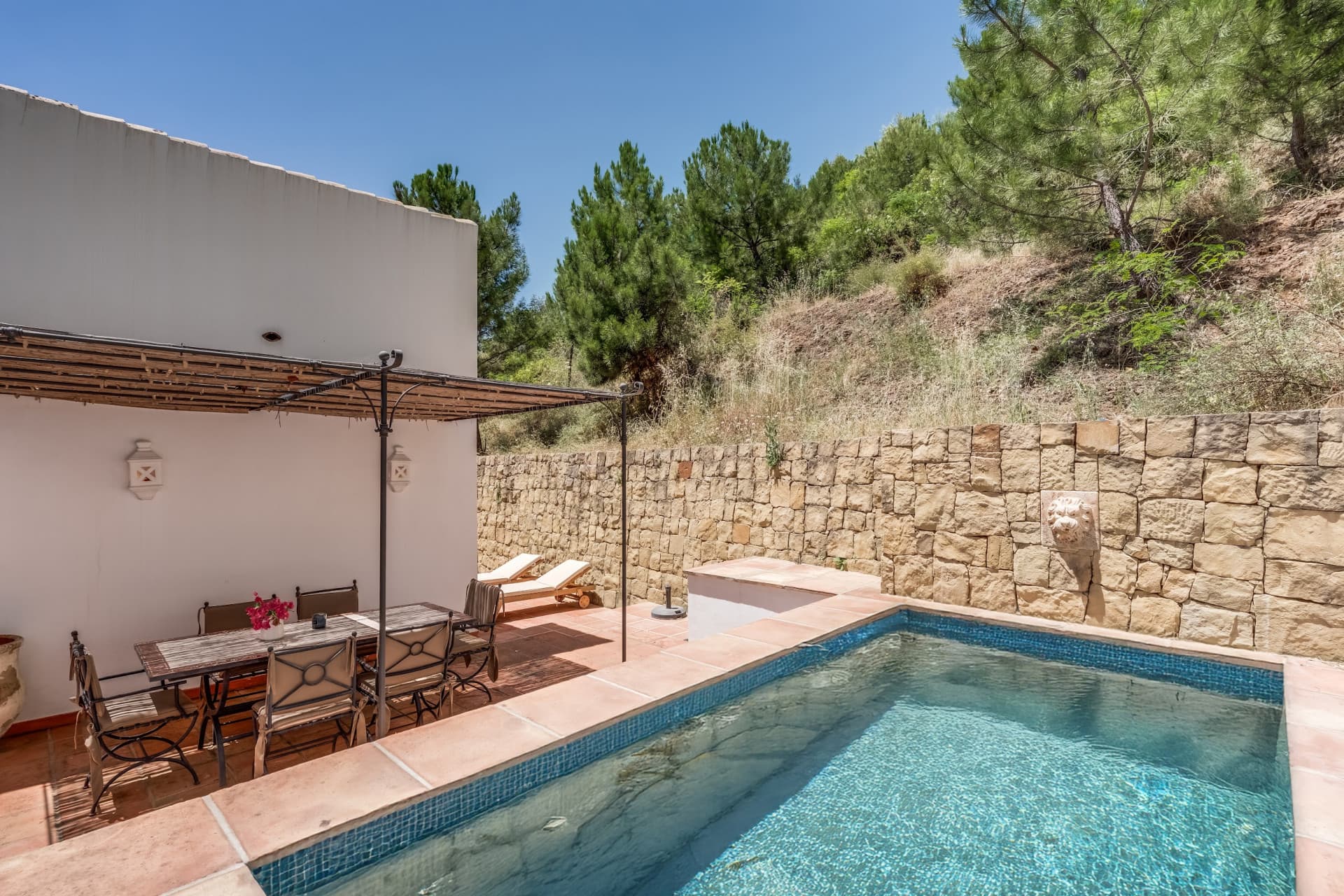 Encantador apartamento en planta baja con piscina privada en La Zagaleta, Benahavis — photo 1