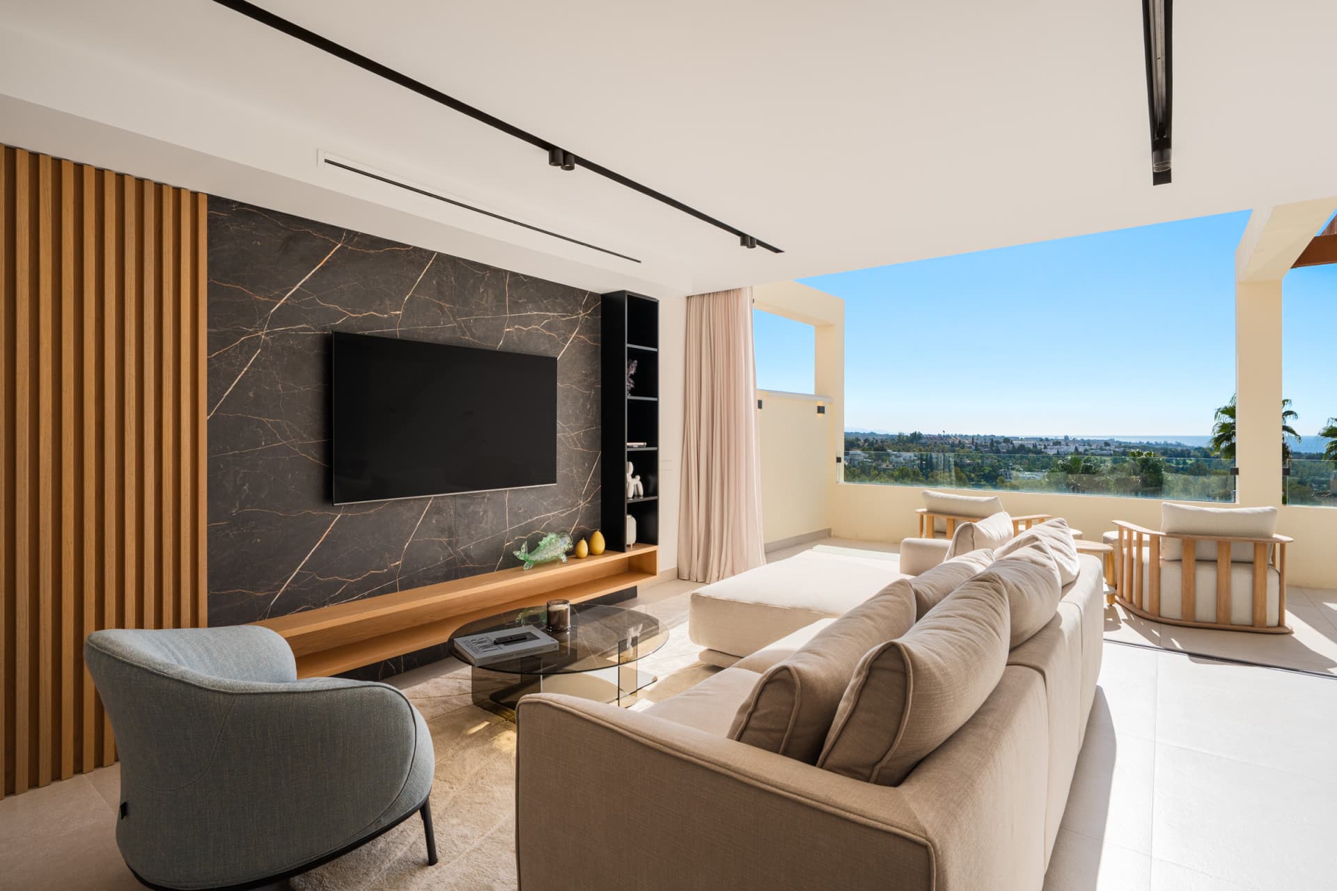 Luxueus gerenoveerd Appartement met drie slaapkamers met panoramisch uitzicht in Nueva Andalucia, Marbella — photo 1