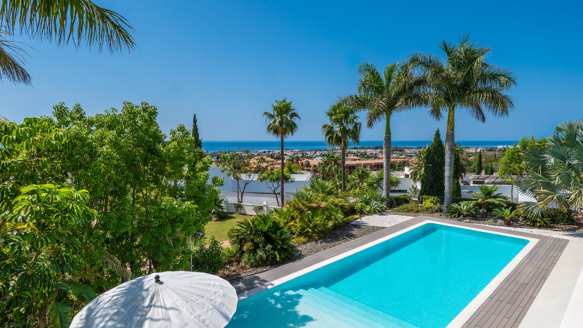 Villa de lujo contemporánea en Los Flamingos Golf Resort, Benahavis — photo 1