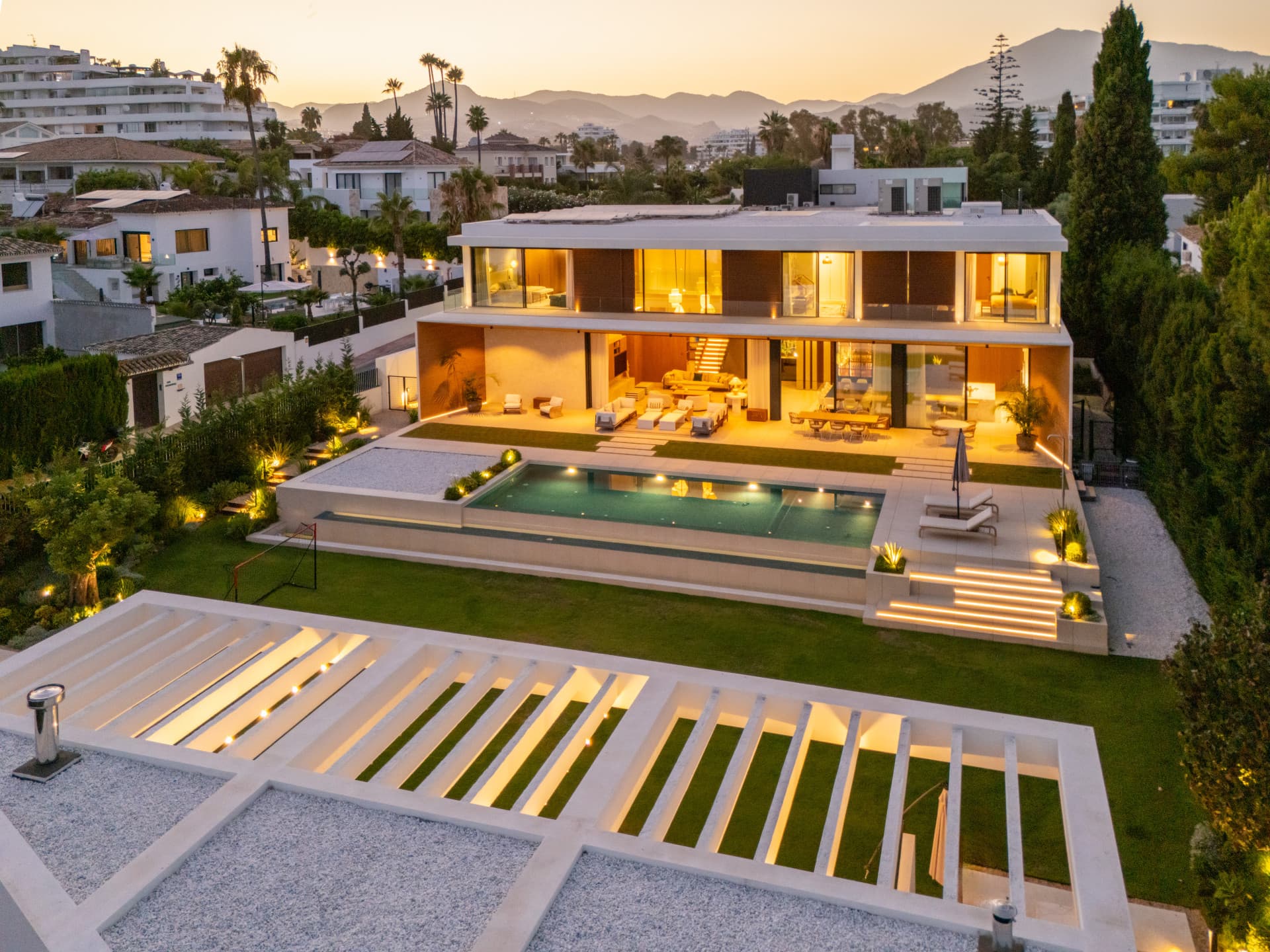 Villa de lujo de 6 dormitorios en Guadalmina Alta, Marbella — photo 1