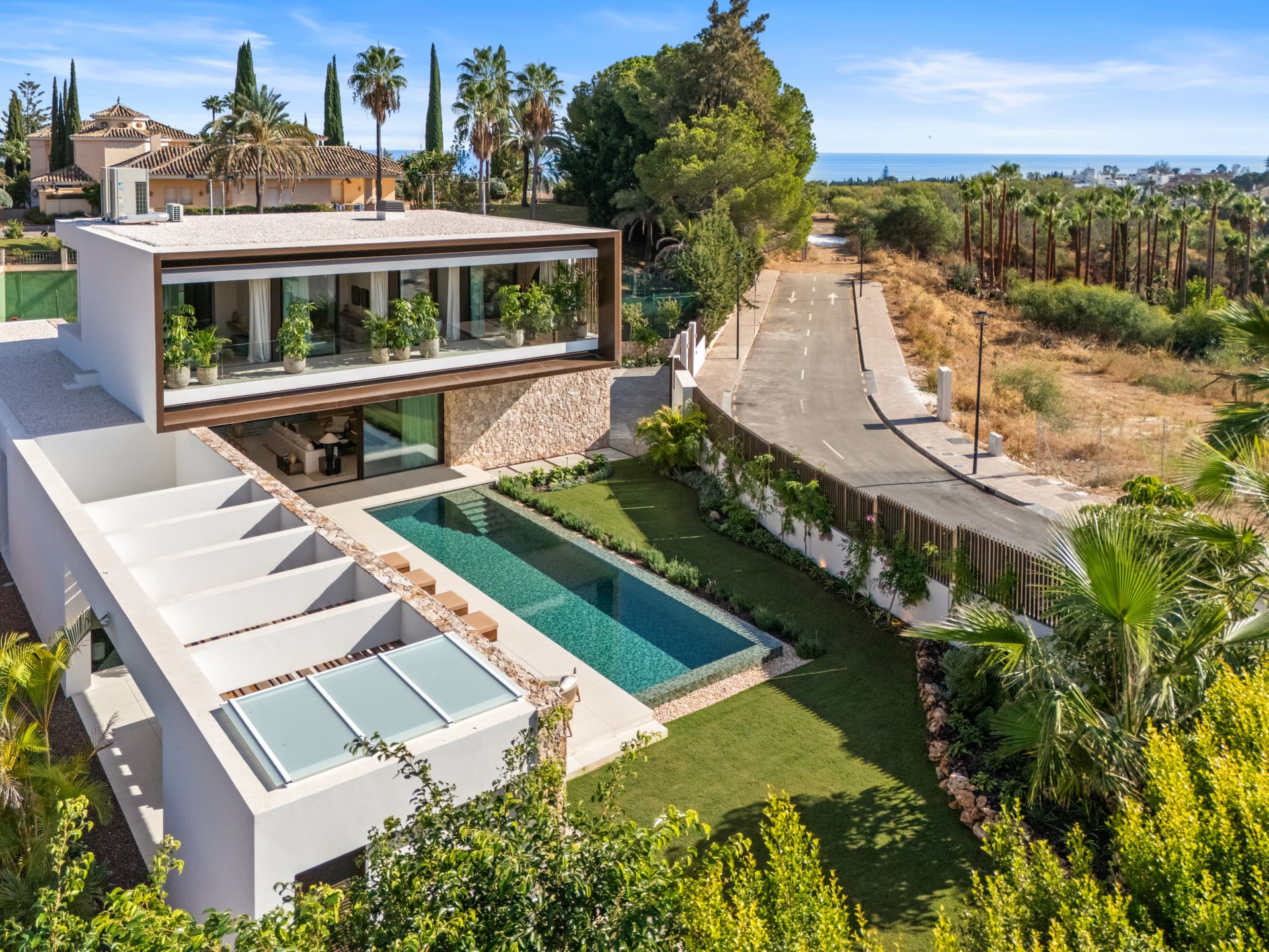 Moderne luxe villa in Lomas de Marbella Club, Golden Mile — photo 1