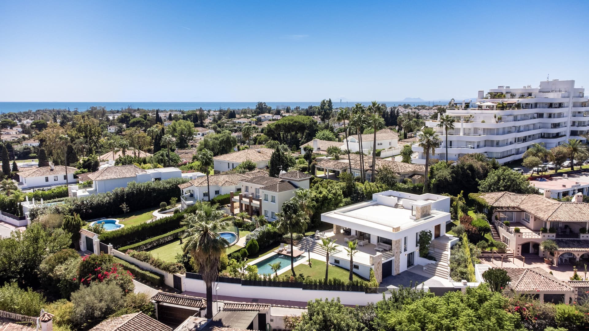 Villa de lujo impresionante en Guadalmina Alta con panorámico Vistas — photo 1