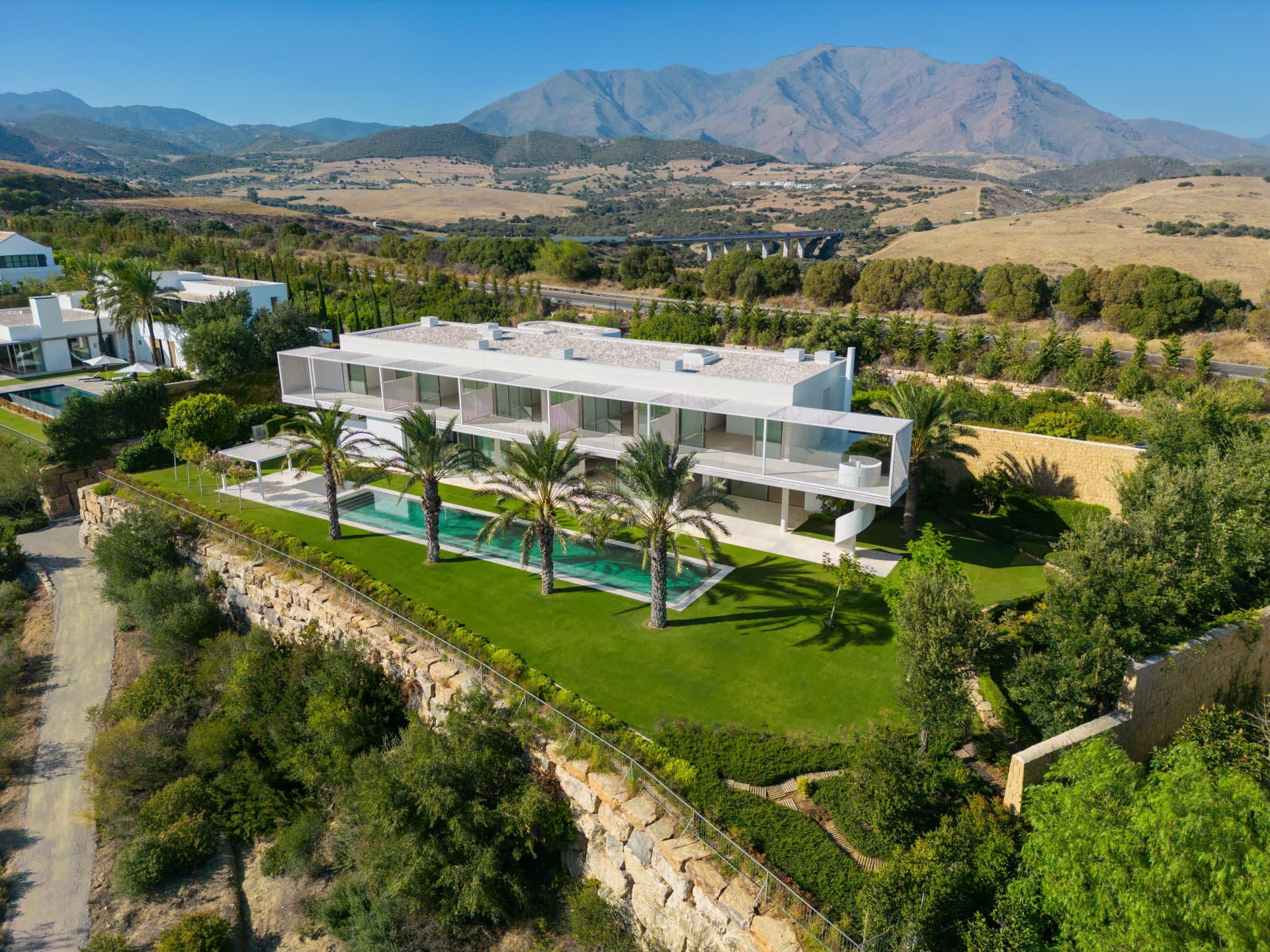 Ultra-moderne Luxusvilla mit Panoramablick in Finca Cortesin, Casares — photo 1