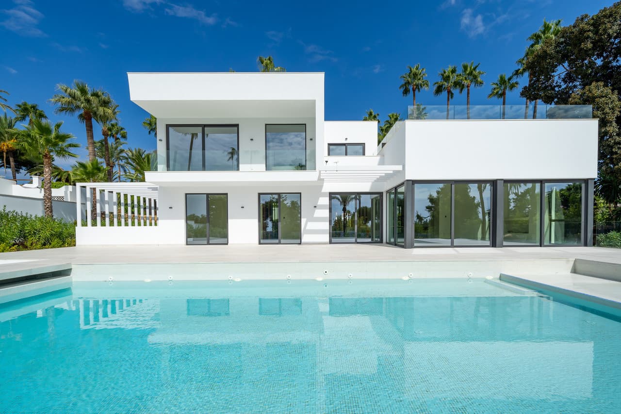 Luxurious Contemporary Villa in El Paraiso, Estepona — photo 1