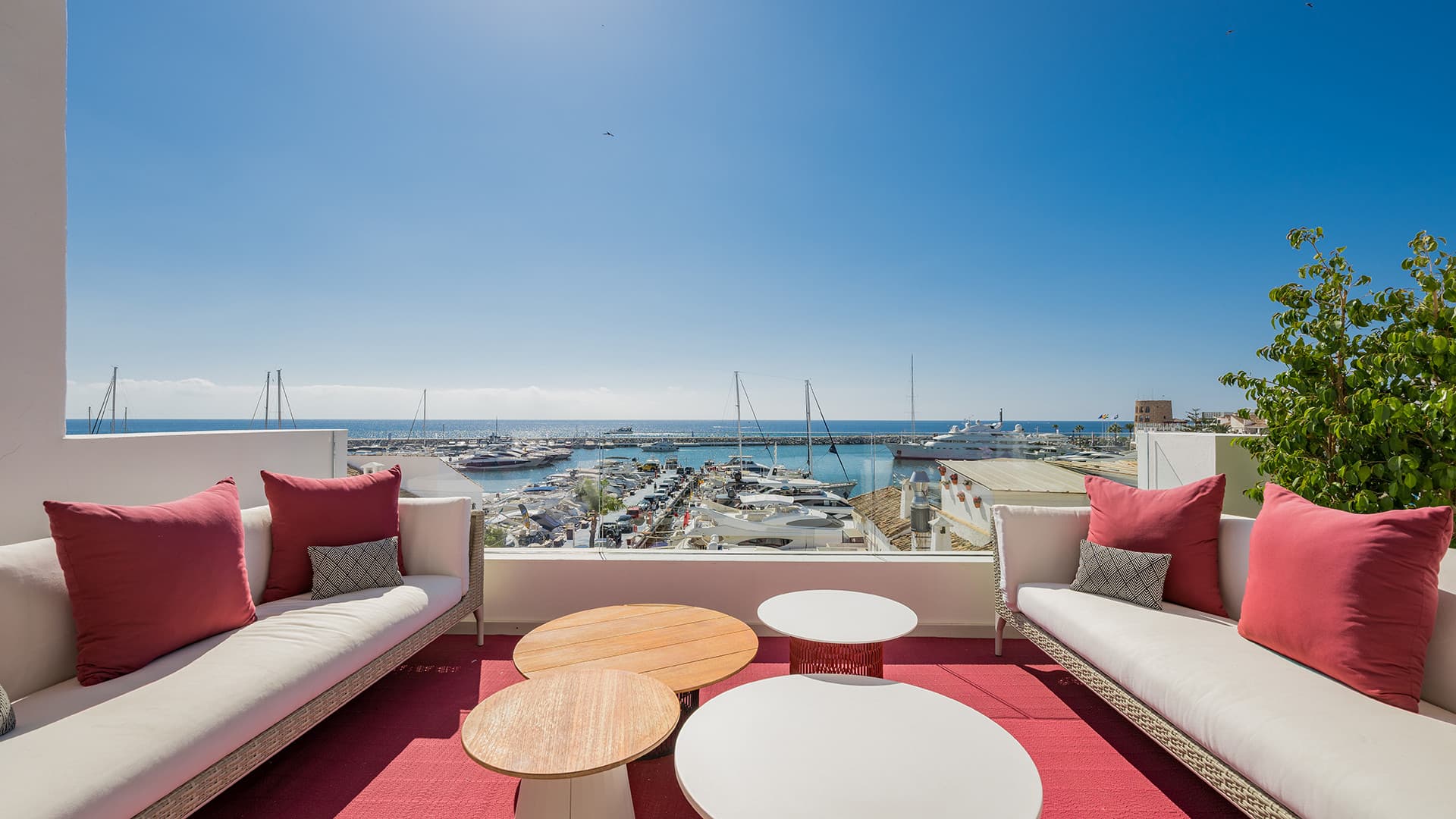 Luxuriöse Strandwohnung in Marbellas Puerto Banus — photo 1